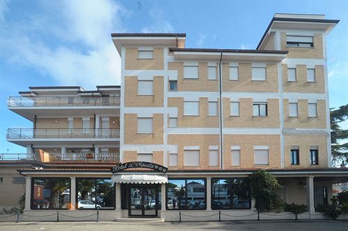 Hotel L'Aquila Pomezia Extérieur photo
